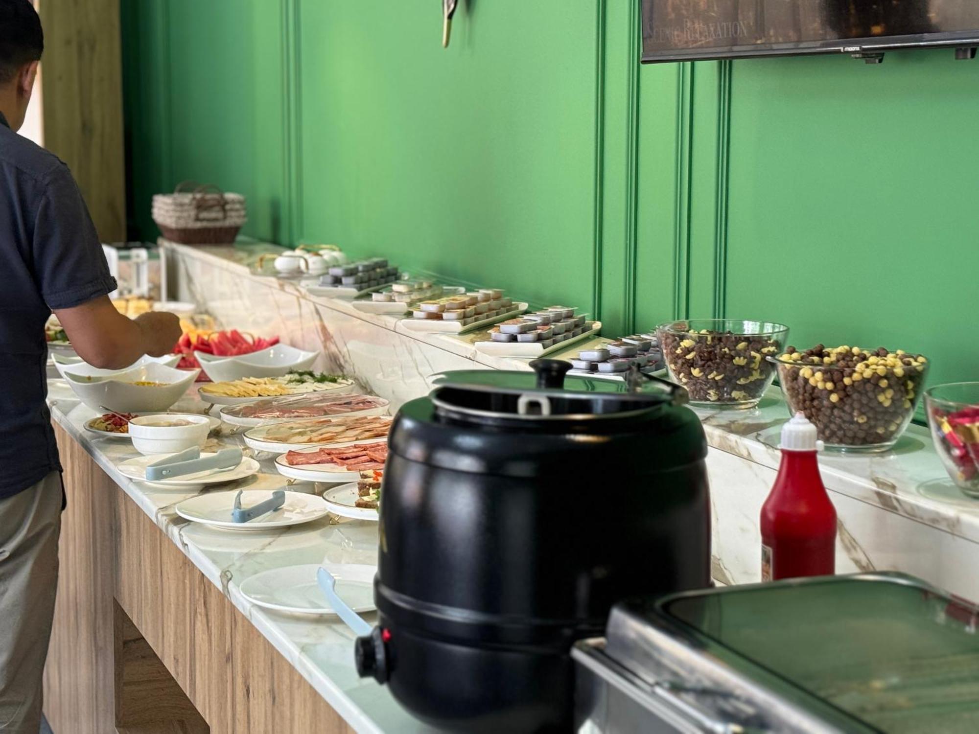Royal Sebzor Hotel Tashkent Bagian luar foto